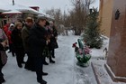 Коммунисты возложили цветы к памятникам Сталину и Ленину